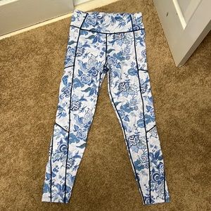Heirloom Floral High Rise Compression Legging
Tnuck Sport